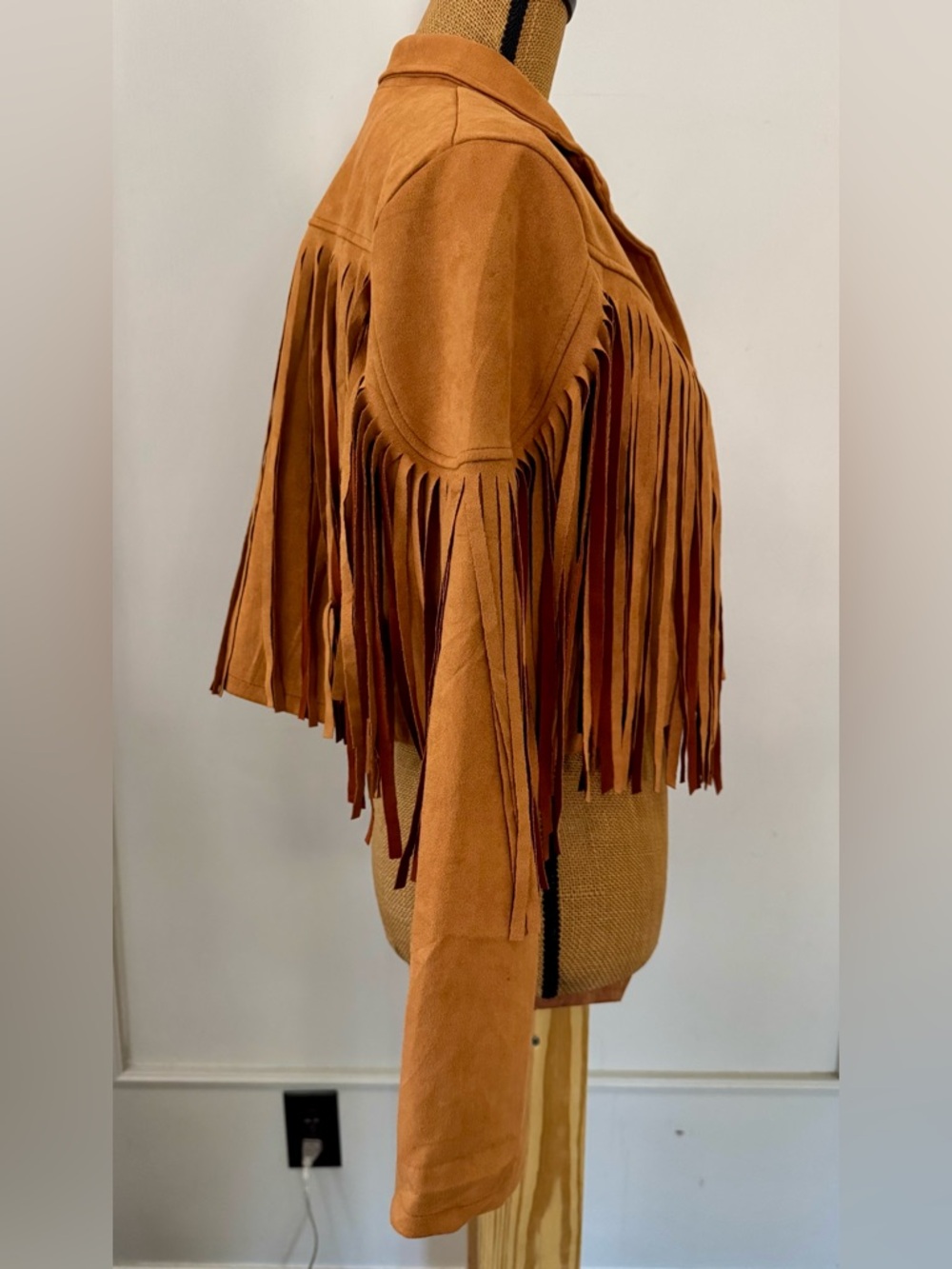 NWOT Faux Suede Fringe Jacket Women’s Medium Cropped Western Cowgirl Tassel Coat - Picture 5 of 9